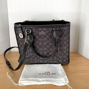 Coach Crosby Carryall Signature Tote